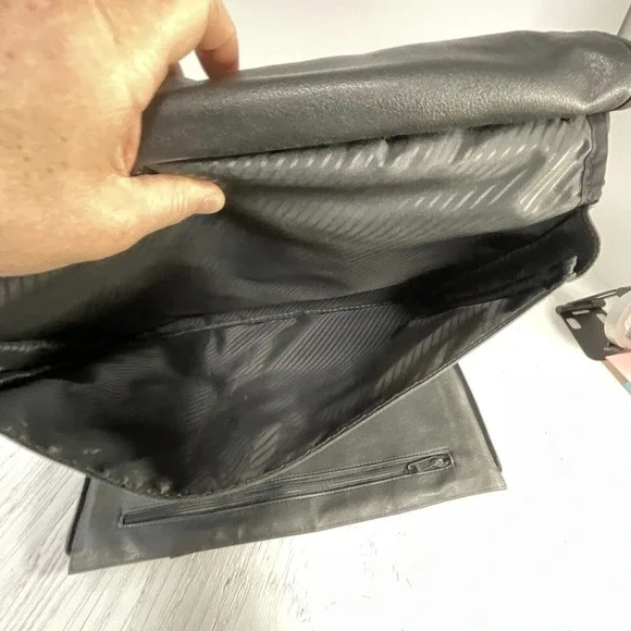 Black Leather Messenger Bag Magnetic Snap Button Close Shoulder Strap - Picture 11 of 16